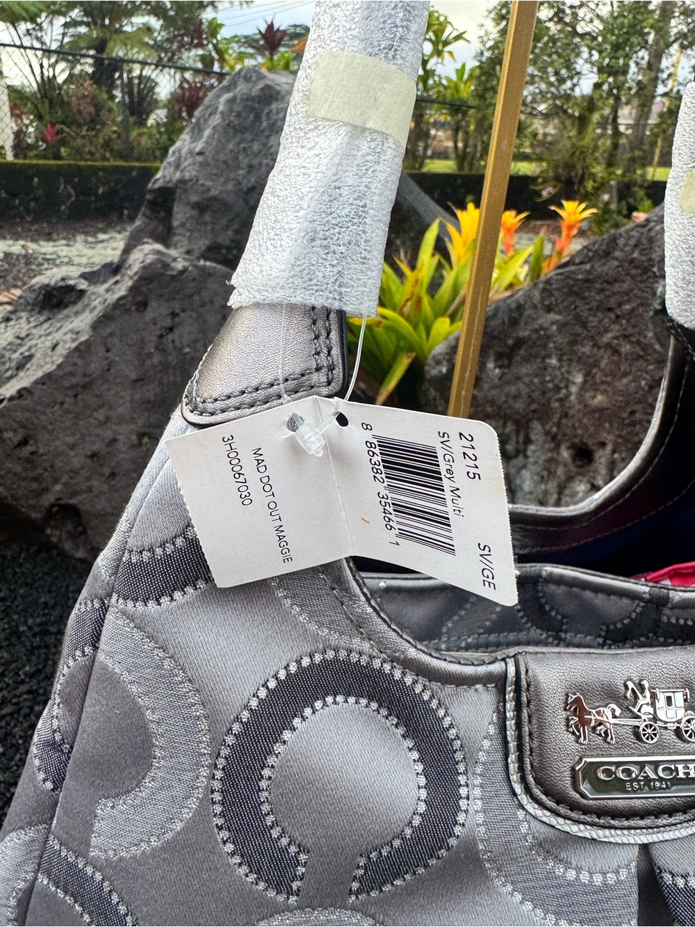 Coach Maggie Op Art NWT Satchel/Shoulder Gray Silver Signature Shoulder Bag - Picture 4 of 11